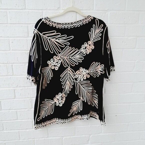 LAUREN MICHELLE Woman Plus Stretchy Knit Ribbon Metallic Embroidery Top sz: 2X - Picture 2 of 8